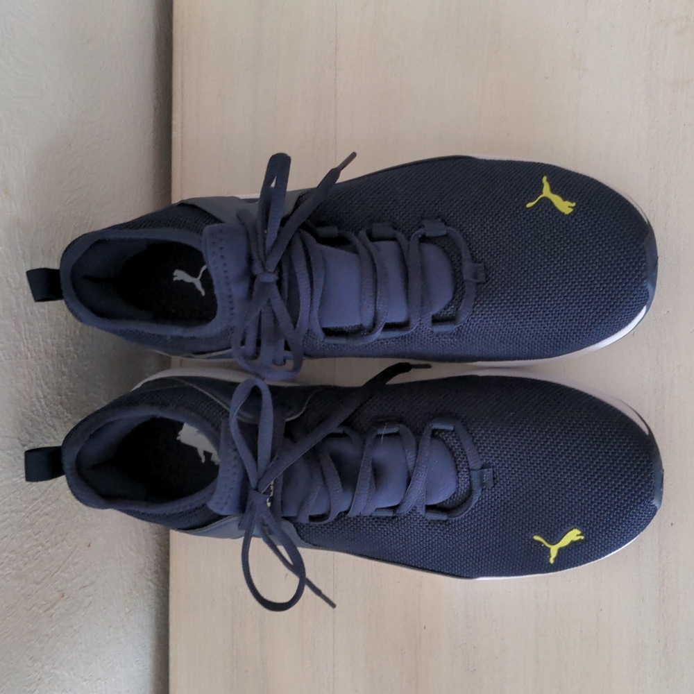 Men's Puma sz 10 brand new condition with tags running shoes